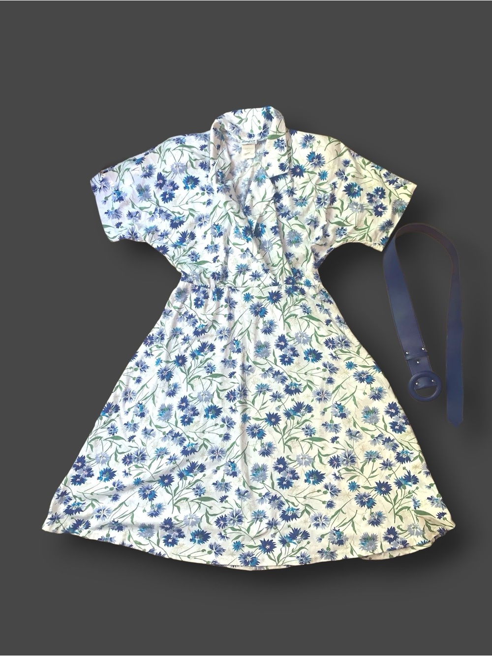 v i n t a g e :: Floral Cottagecore Cornflower Shirtdress - Picture 7 of 14
